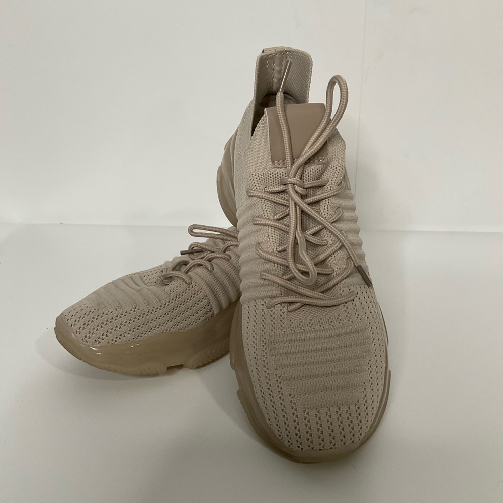 Cushionaire Apolo-T Memory Foam Tan Laces Tennis Shoes; Like New Size 8M. - Picture 14 of 14